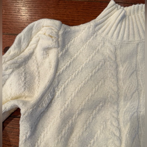 LOFT- Elegant White/ Cream Cable Knit Sweater size Medium. Pristine condition. - Picture 5 of 7